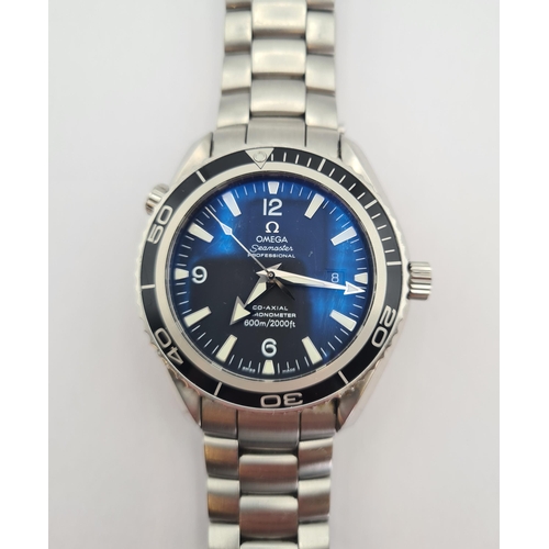 125 - A gentleman's Omega Seamaster Professional Planet Ocean Wristwatch the black dial with arabic numera... 