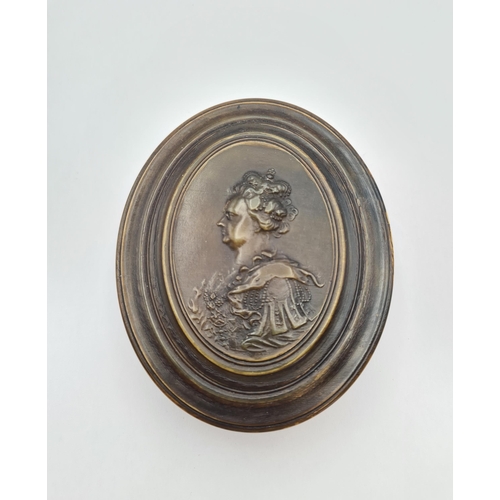 226 - An oval 18th Century Horn Box the lid impressed image of Queen Anne, inside lid inscribed 'Once Hann... 