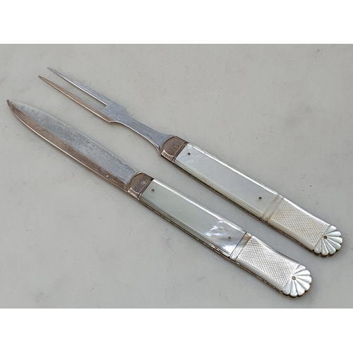 95 - A George IV folding Fruit Knife and Fork with silver blades, Sheffield 1827, Maker A.H, mother of pe... 