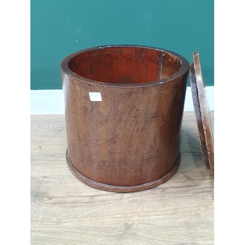 562 - A circular mahogany circular Box 1ft 2in D x 1ft 1in H (R4)