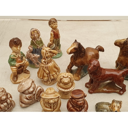 372A - A collection of Wade Figures and similar including, a Boxed Wade 