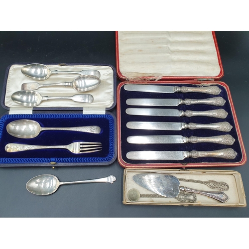 110 - Six George V silver hafted Tea Knives, Sheffield 1912, cased, a Christening Spoon and Fork, Sheffiel... 