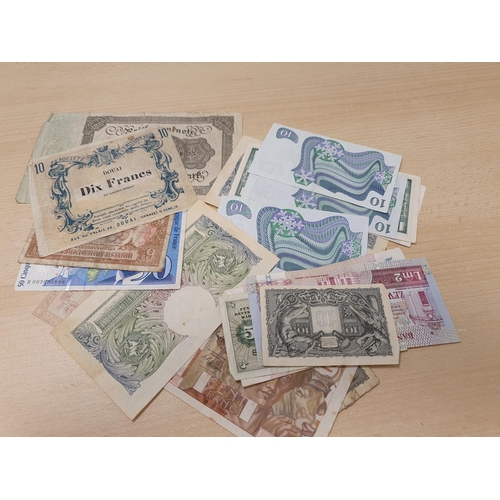 251 - A Quantity of British and World Bank Notes including two L.K O'Brien Britannia Pounds and small quan... 