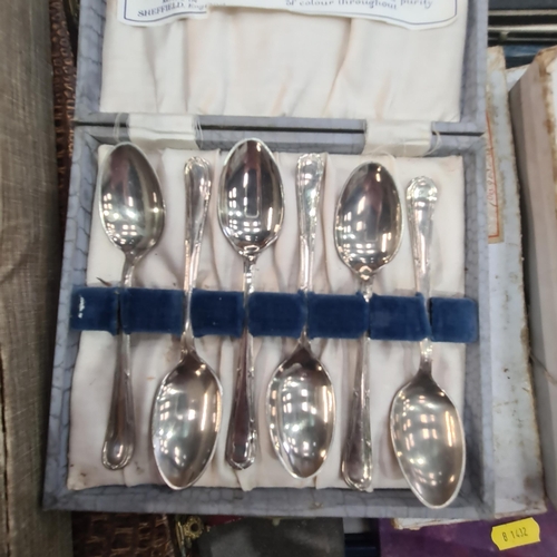 316 - A quantity of silver plated Items including boxed Cutlery, Sugar Bowl, Bread Knife, etc. (R5)