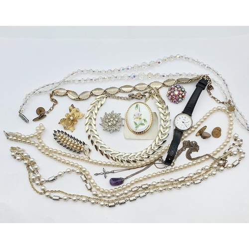 193 - A collection of Costume Jewellery including; faux pearls, crystal Necklace, gilt metal Collarette, v... 