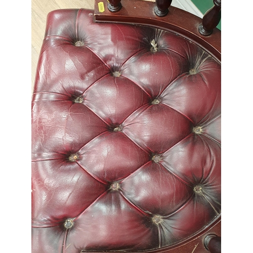 283 - A modern reproduction button upholstered Swivel Office Chair. (R10).