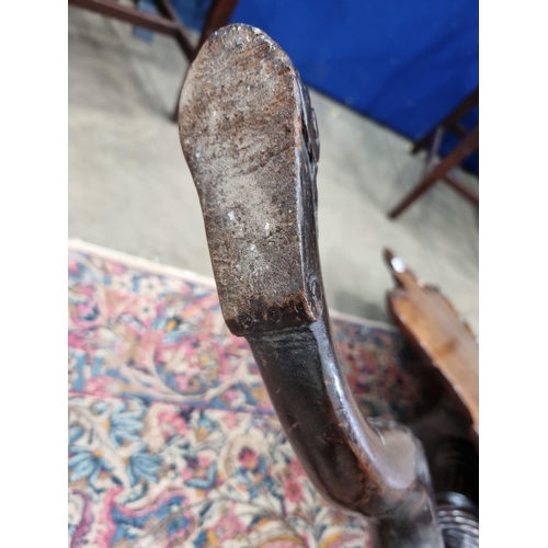 286 - A Georgian mahogany tilt-top Table with shaped dished top on fluted and spiral turned column and car... 