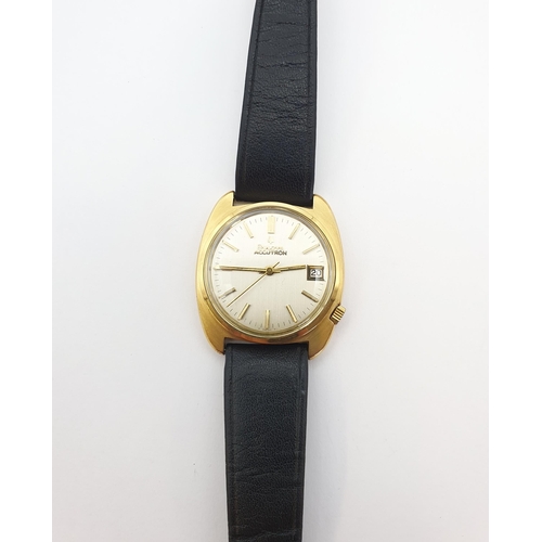 138 - A gentleman's Bulova Accutron Wristwatch the silvered dial with hourly baton markers, seconds hand a... 