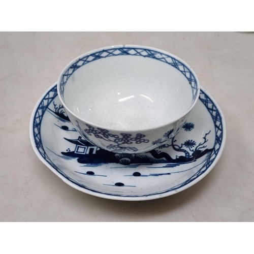 451 - A collection of 18th Century blue and white Worcester and Caughley including, a Bowl decorated with ... 