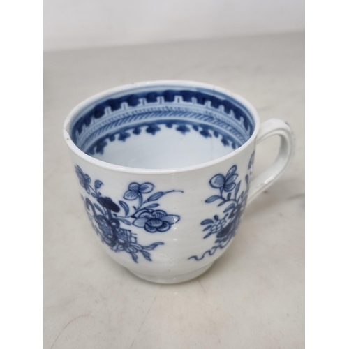 451 - A collection of 18th Century blue and white Worcester and Caughley including, a Bowl decorated with ... 