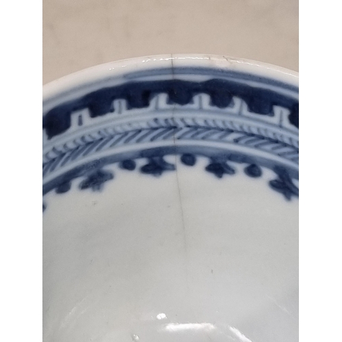 451 - A collection of 18th Century blue and white Worcester and Caughley including, a Bowl decorated with ... 