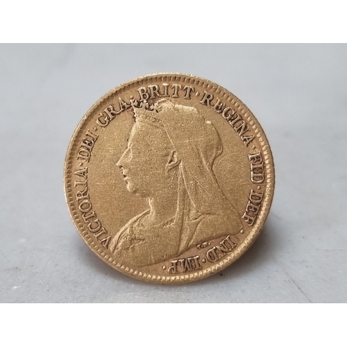 582 - A Queen Victoria 1895 gold Half Sovereign