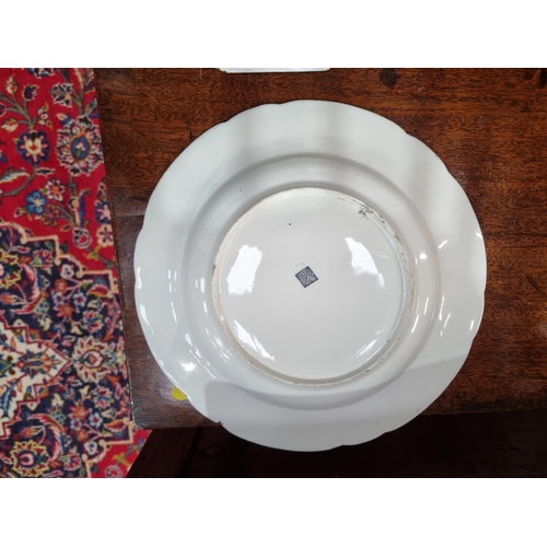 452 - *** WITHDRAWN *** An 18th Century blue and white Worcester Plate with scale blue and gilt highlights... 