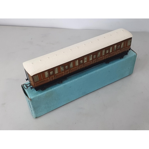 1004 - A boxed Hornby Dublo pre-war D1 LNER 1/3rd Coach, Ex, some slight mottling to windows and crazing to... 