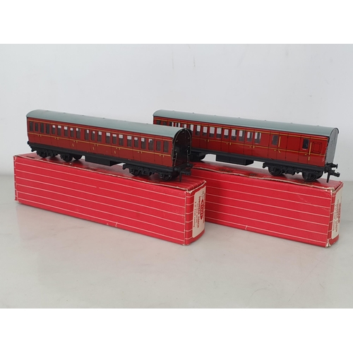 1008 - Boxed Hornby Dublo 4021 and 4022 BR Suburban Coaches 1/2nd and Brake/2nd, both M with plastic coupli... 