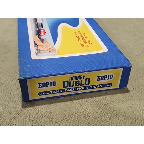 1015 - A boxed Hornby Dublo EDP10 Passenger Set in superb condition throughout. This is the yellow label li... 