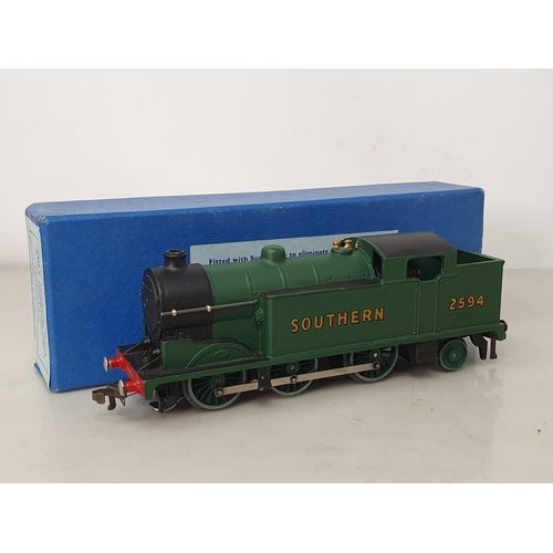 1024 - A boxed Hornby Dublo EDL7 SR O-6-2T, M, no marks to paintwork or transfers showing no signs of use, ... 