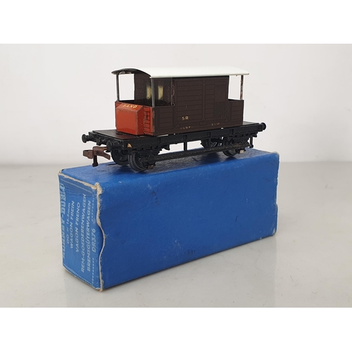 1025 - A boxed Hornby Dublo D1 SR Brake Van, M, box 6/50, Ex