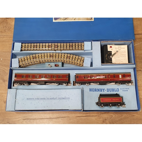 1029 - A boxed Hornby Dublo EDP2 CPR Canadian Passenger Set, this is the arlier version using the Atholl ty... 