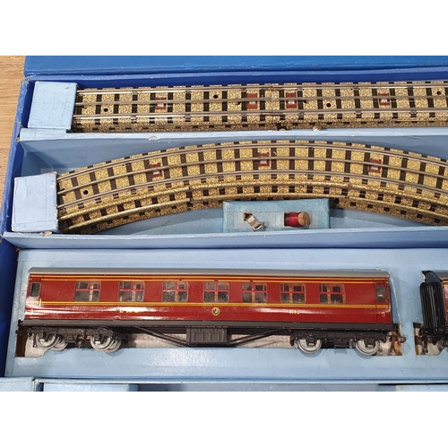 1029 - A boxed Hornby Dublo EDP2 CPR Canadian Passenger Set, this is the arlier version using the Atholl ty... 