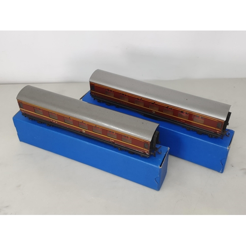 1030 - A pair of boxed Hornby Dublo D3 LMS Coaches with galvanised roofs in superb condition, boxes 2/50 in... 