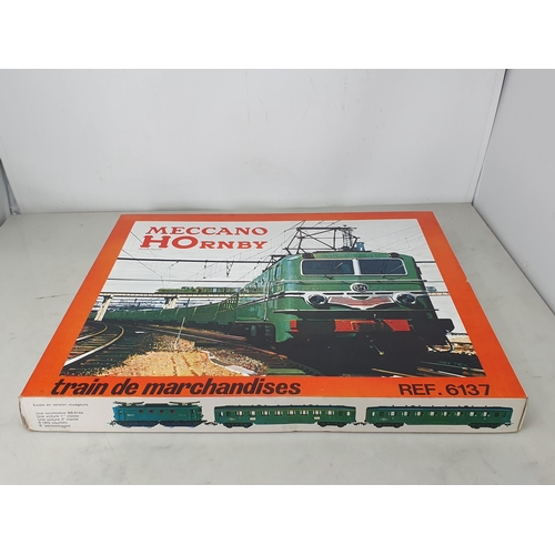 1040 - A boxed Hornby Acho 6137 Train de merchandises, unused with superb box, accessories still sealed in ... 