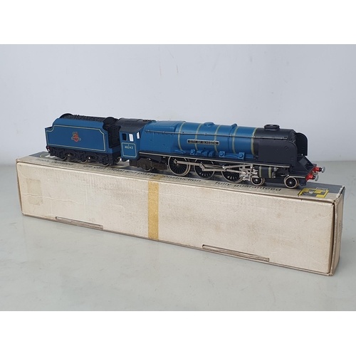 1050 - A boxed Wrenn W2229 'City of Glasgow' Locomotive in BR blue livery, M, unused, complete with instruc... 