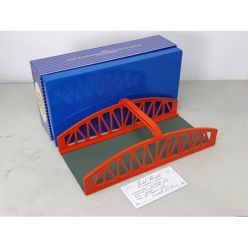 1058 - A boxed Hornby Dublo 'Never was' D2 Double Girder Bridge, M, shows no signs of use, No.5 in series p... 