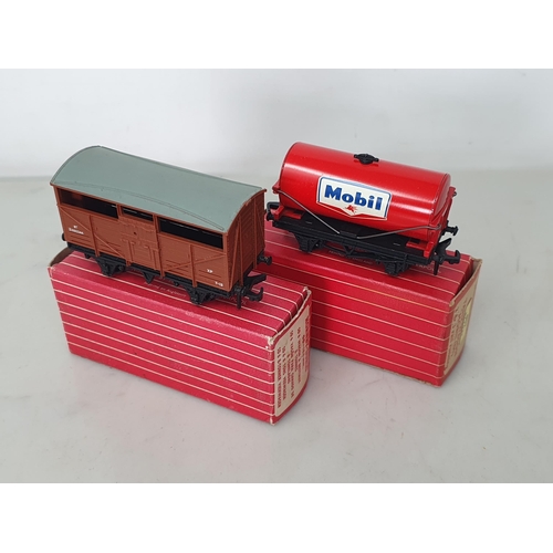 1091 - A boxed Hornby Dublo Export rare 4830 Cattle Truck and 4877 Mobil Tanker, both M, boxes generally Ex... 