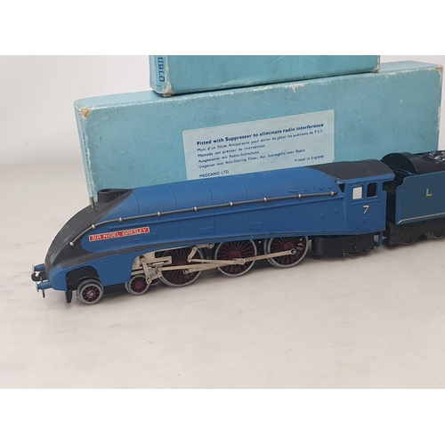 1097 - A boxed Hornby Dublo EDL1 'Sir Nigel Gresley', superb model in mint condition showing slight signs o... 