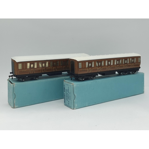 1099 - A pair of boxed Hornby Dublo D1 LNER 1/3rd Coaches, M, boxes 1/49, superb condition