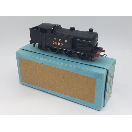 1105 - A boxed Hornby Dublo pre-war EDL7 LNER 0-6-2T, locomotive Nr M-M, showing no signs of use or wear to... 