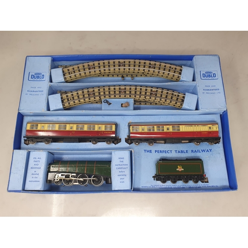 1112 - A boxed Hornby Dublo EDP11 Silver King gloss Set, Nr M, very slight mark to tender where it has been... 