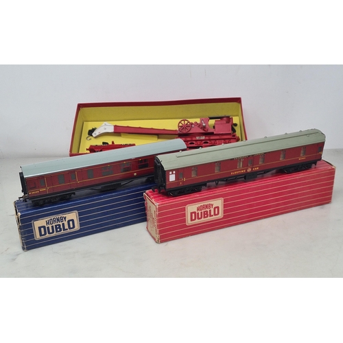 1202 - A boxed Hornby Dublo 4620 Breakdown Crane, 4078 B.R. Composite Sleeper, D22 B.R. Corridor Coach, 3x ... 