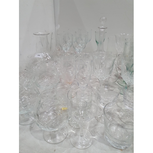 269 - A quantity of various glassware including a Decanter, a Carafe, etc, (R4)