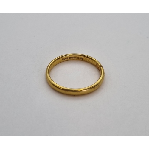 167 - A 22ct Gold Wedding Band, full hallmarks, ring size L 1/2, 3.1gms