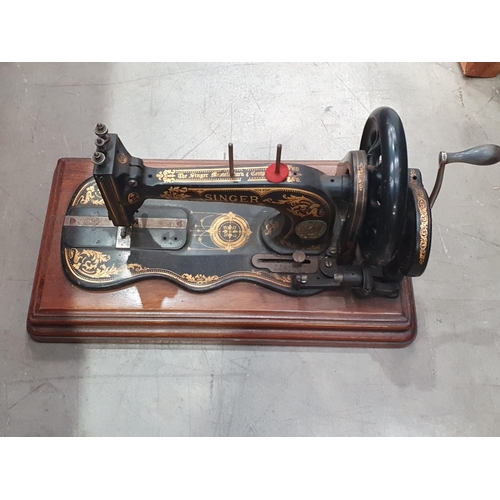 282 - Three Singer Sewing Machines and two Typewriters (R4)