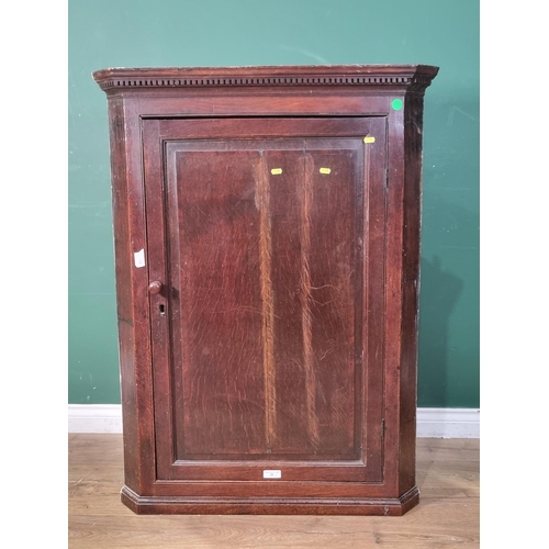 31 - An antique oak hanging Corner Cupboard 3ft 9in H x 2ft 10in W (R3)