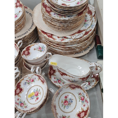 313 - A Tuscan 'Windsor' part Dinner and Tea Service including Tureen, Plates, Cups, Saucers, and a quanti... 