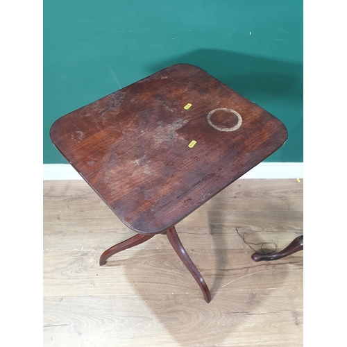 585 - A Georgian mahogany dish top Pillar Table on turned column and tripod base 2ft 4in H x 1ft 6in D and... 