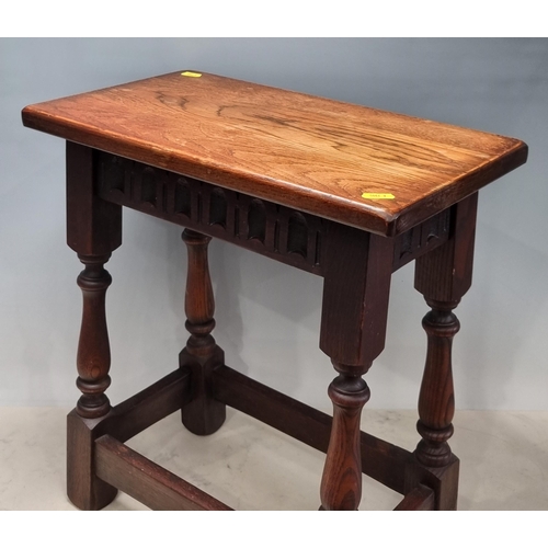 907 - A reproduction oak Joint Stool, 18 1/2in H, (R9)