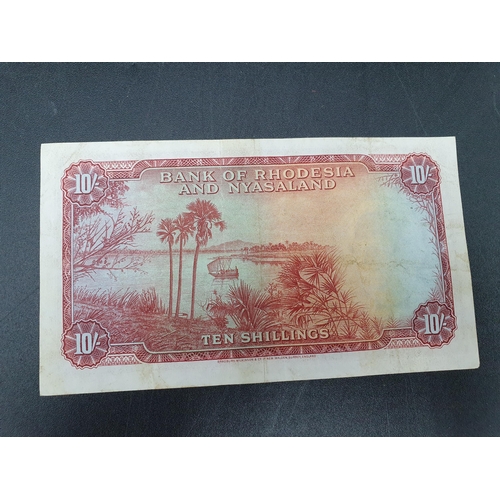 235 - A QE 11 Rhodesia and Nyasaland 1960 Ten Shillings Note