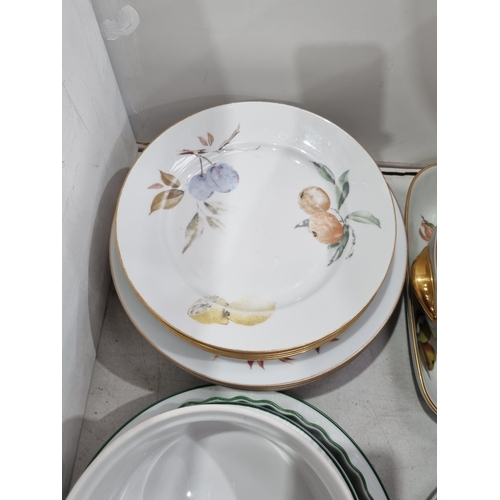 339 - A quantity of Royal Worcester Evesham dinner to table ware, including Tureen, Souffle Dish, Serving ... 