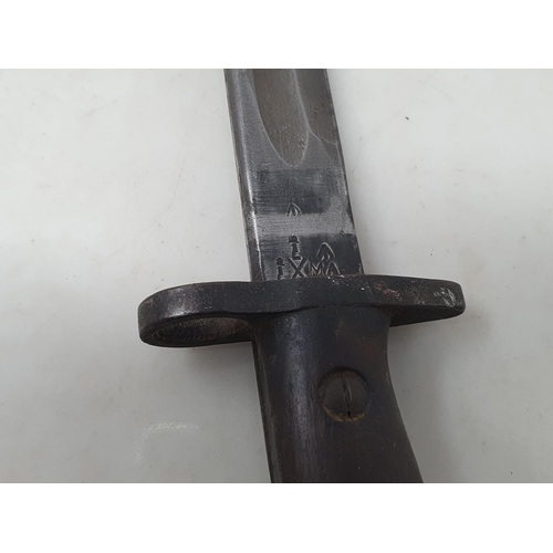 1077 - An Australian 1907 Pattern Bayonet by Lithgow, stamped '42' and '4400', in steel scabbard