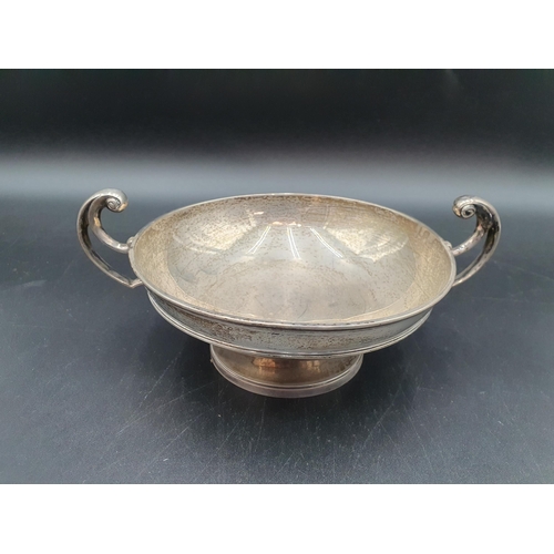 7 - An Edward VII silver two handled shallow Trophy, London 1904, 350gms