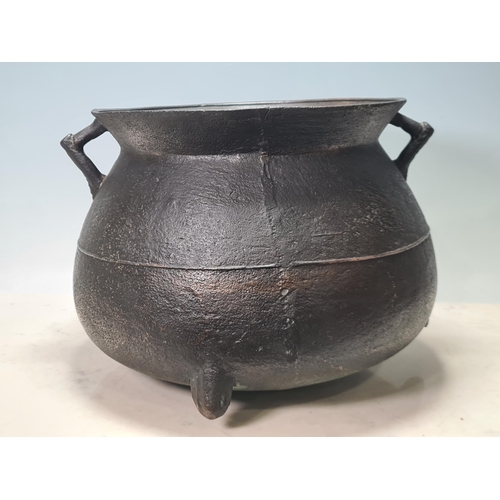 787 - A large antique bronze Cauldron, bearing scratch marks for John/James Fathers Foundry, Montecute, So... 