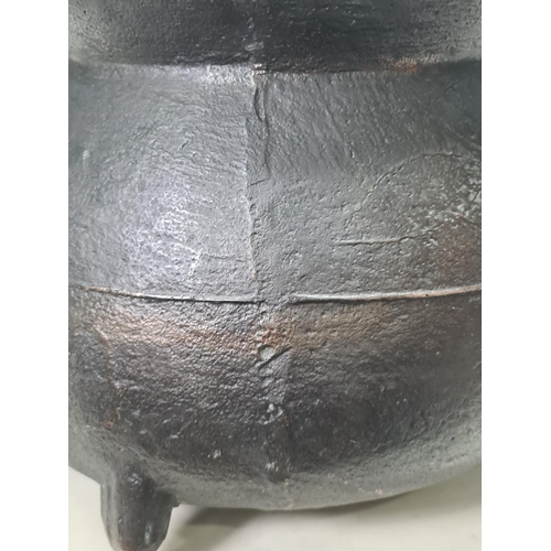 787 - A large antique bronze Cauldron, bearing scratch marks for John/James Fathers Foundry, Montecute, So... 