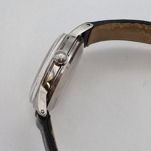 146 - A gentleman's Omega Seamaster Automatic Wristwatch the cream dial with hourly baton markers and swee... 