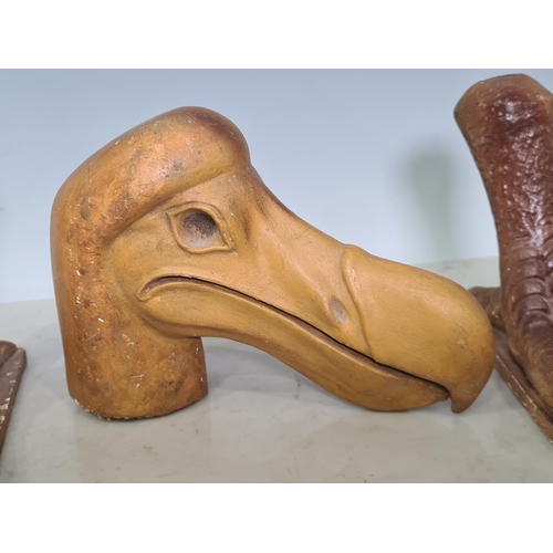 1092 - A Dodo Head and two Feet, Ex. Rowland Ward made of plaster for London Natural History Museum