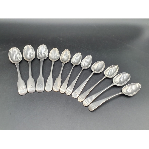 117 - Eleven various silver antique Teaspoons, 210gms